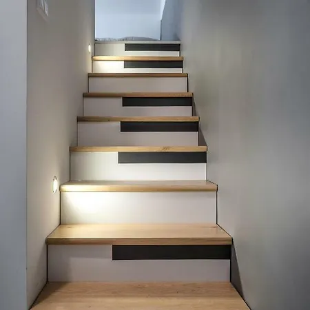 アパート Elegant