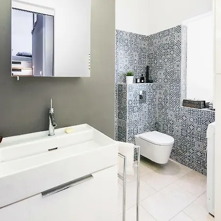 Elegant بودابست